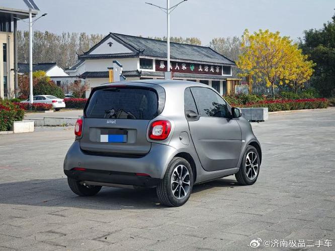 奔驰与smart二手车经销 品牌车源的价值博弈与选购指南
